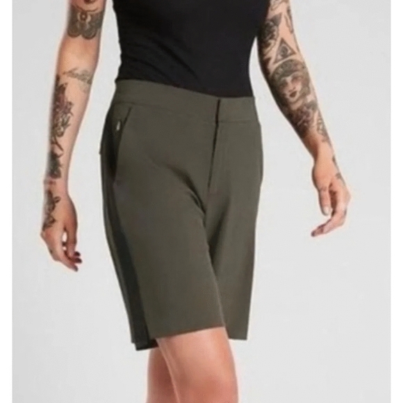 Athleta Tribeca Bermuda Short - Picture 1 of 4